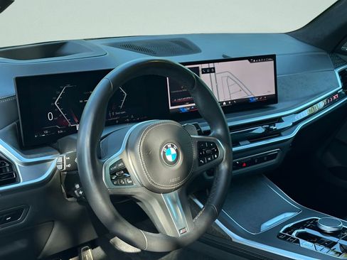 Certified 2025 BMW X7 xDrive40i w/ M Sport Package AWD/4WD image 13
