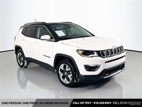 Used 2017 Jeep Compass Limited image 3