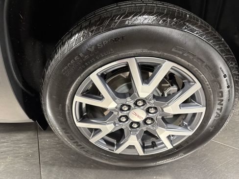 Used 2023 GMC Acadia SLT AWD/4WD image 12