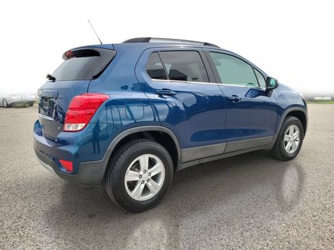 Used 2020 Chevrolet Trax LT w/ LT Convenience Package AWD/4WD image 4