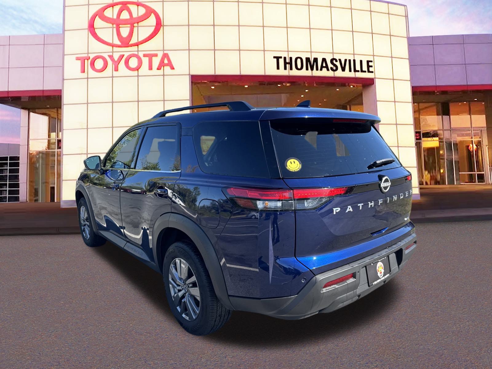 Used 2025 Nissan Pathfinder SV AWD/4WD image 7