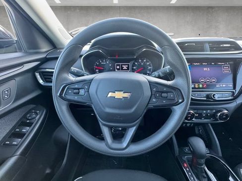Used 2022 Chevrolet TrailBlazer LT w/ Convenience Package FWD image 21