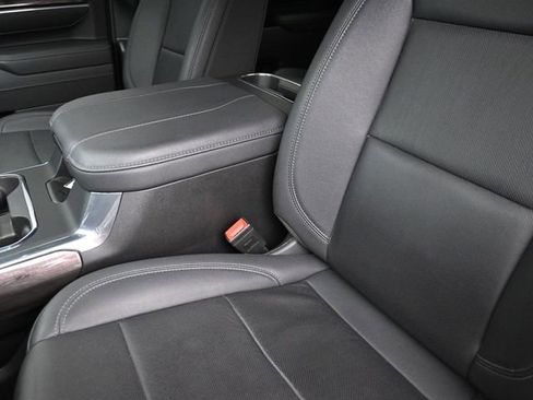 Used 2025 Chevrolet Silverado 2500 LTZ w/ LTZ Convenience Package image 17