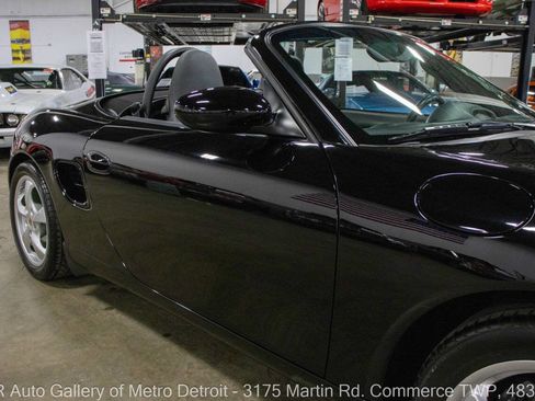 Used 2001 Porsche Boxster image 24