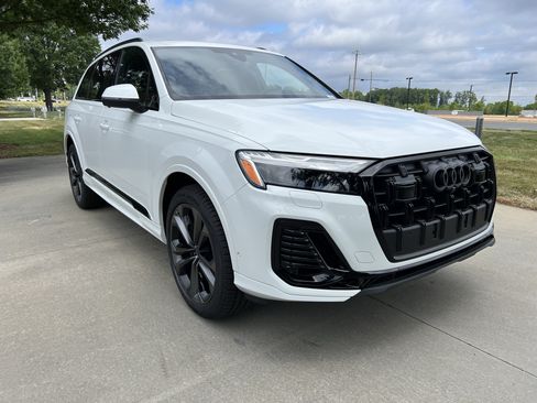 Certified 2026 Audi Q7 3.0T Prestige w/ Prestige Package AWD/4WD image 2