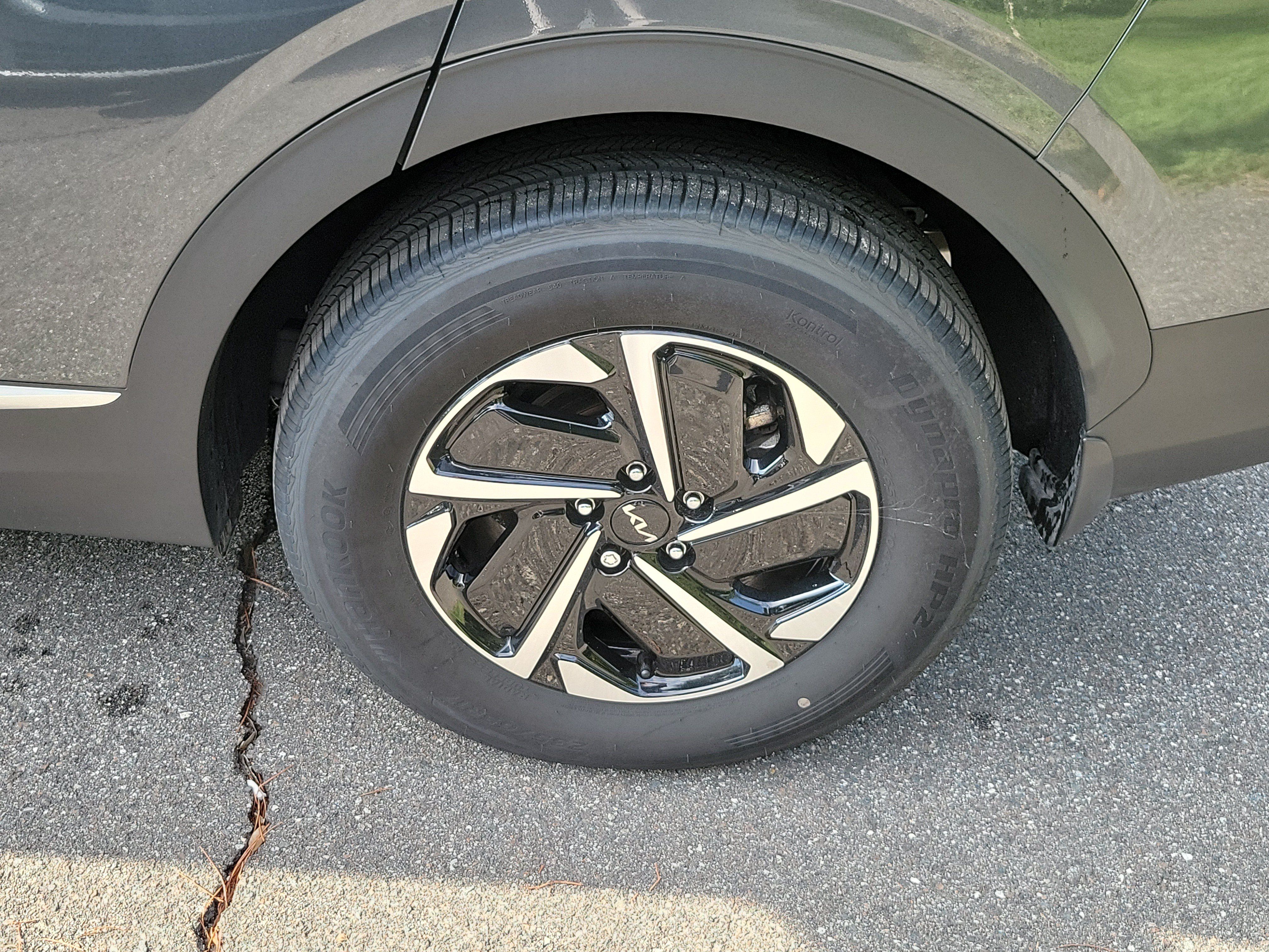Certified 2025 Kia Sportage LX AWD/4WD image 36