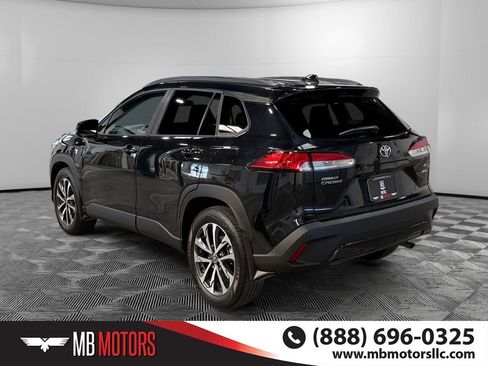 Used 2025 Toyota Corolla Cross LE AWD/4WD image 6