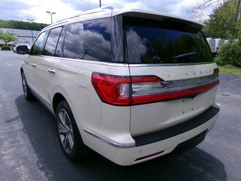 Used 2018 Lincoln Navigator Reserve w/ Technology Package AWD/4WD image 7