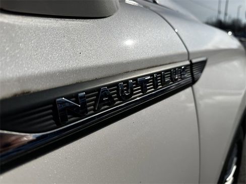 Certified 2019 Lincoln Nautilus Premier image 47