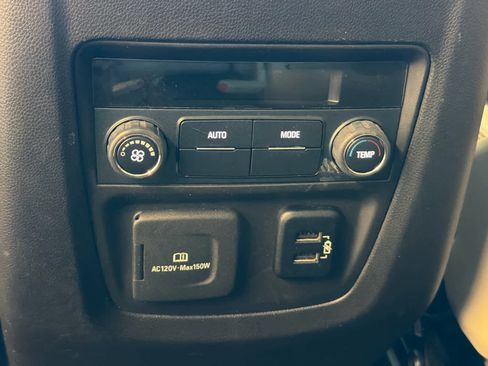 Used 2018 Buick Enclave Essence FWD image 21