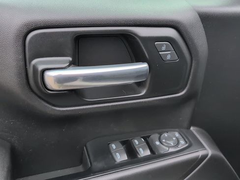 Used 2019 Chevrolet Silverado 1500 Custom w/ Custom Convenience Package AWD/4WD image 20