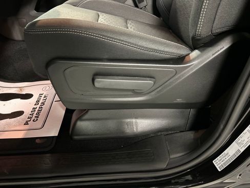 New 2026 RAM 1500 4x4 Crew Cab image 11