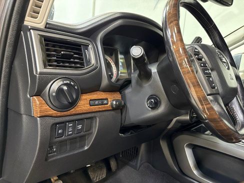 Used 2018 Nissan Titan Platinum Reserve w/ Platinum Utility Package image 20