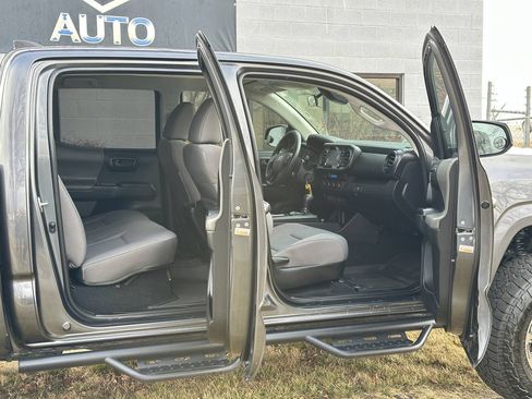 Used 2023 Toyota Tacoma SR AWD/4WD image 26