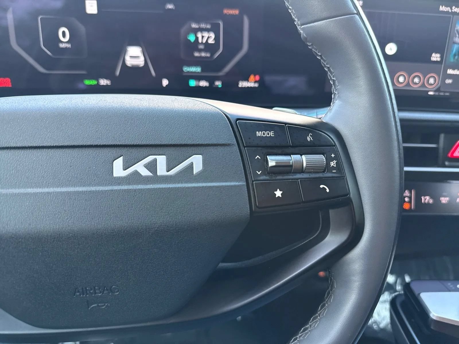 Used 2025 Kia EV6 Light w/ Light LR Technology Package RWD image 17
