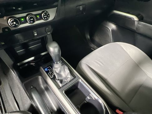 Used 2017 Toyota Tacoma SR5 w/ Tow Package AWD/4WD image 24