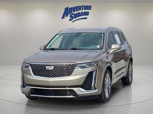 Used 2022 Cadillac XT6 Premium Luxury w/ Technology Package image 2