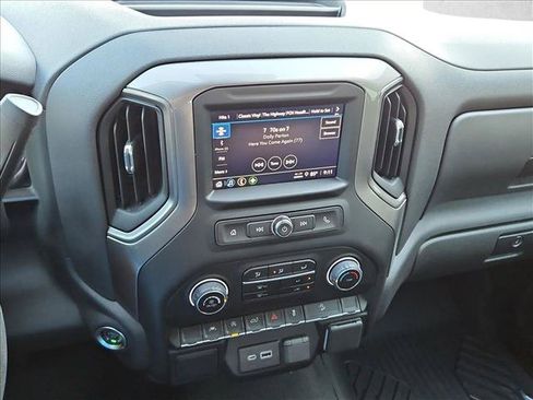 Used 2025 Chevrolet Silverado 1500 Custom Trail Boss AWD/4WD image 14