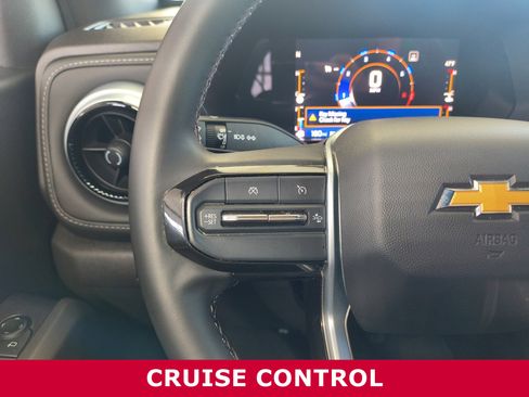 Used 2023 Chevrolet Colorado LT w/ LT Convenience Package II image 11