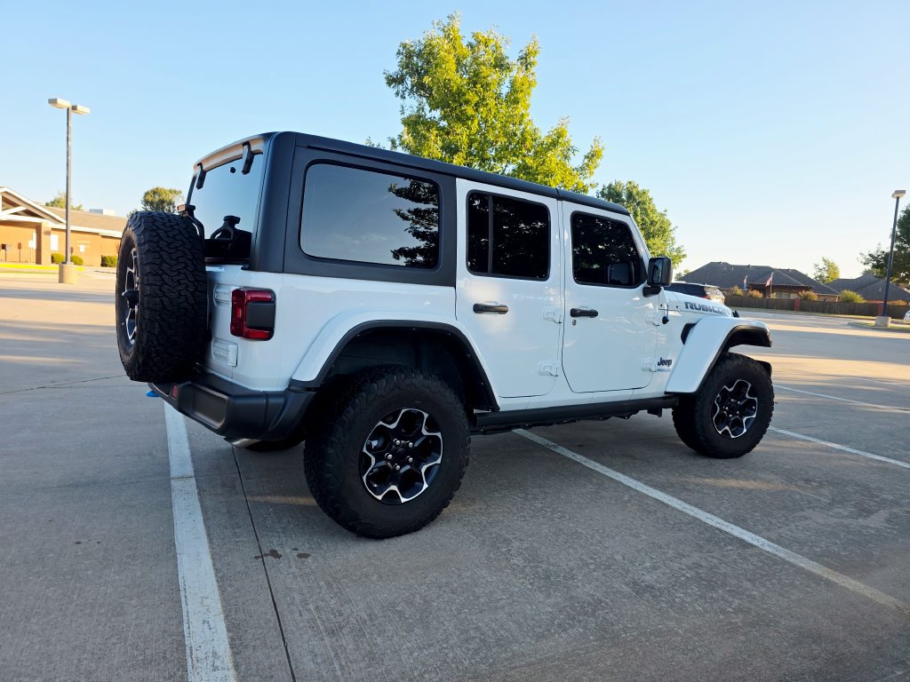 Used 2022 Jeep Wrangler Unlimited Rubicon 4xe w/ Cold Weather Group AWD/4WD image 12