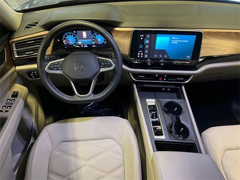 Certified 2024 Volkswagen Atlas SE image 19
