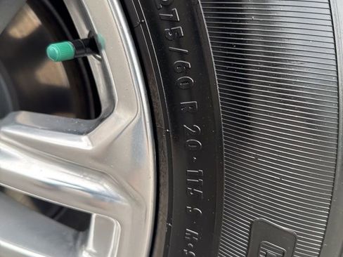 Used 2023 GMC Yukon SLT w/ SLT Premium Package image 35