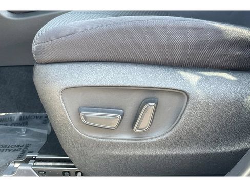 Used 2021 Toyota Highlander L FWD image 13