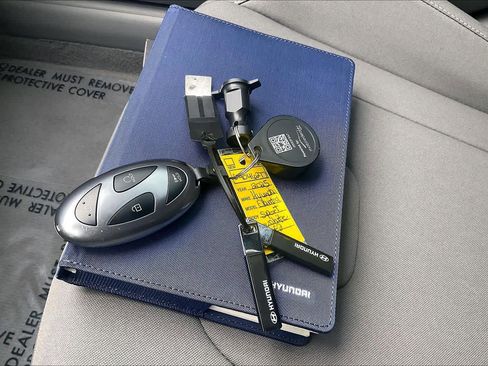 Certified 2025 Hyundai Elantra Sport FWD image 15