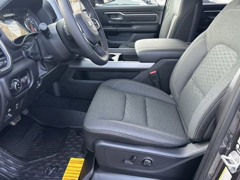 New 2026 RAM 1500 4x4 Crew Cab image 9