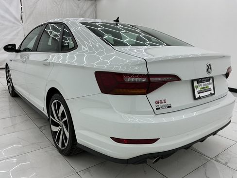 Used 2019 Volkswagen Jetta GLI FWD image 9