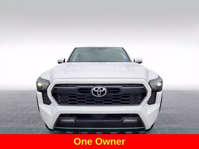 Used 2025 Toyota Tacoma TRD Off-Road AWD/4WD image 2