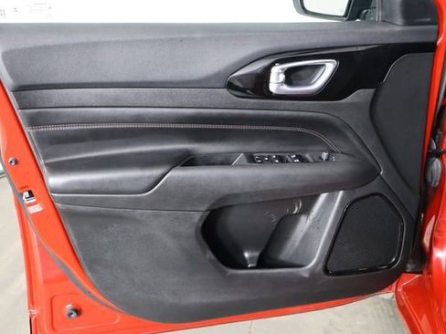 Used 2023 Jeep Compass Limited image 19