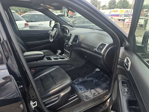 Used 2021 Jeep Grand Cherokee Laredo X AWD/4WD image 37