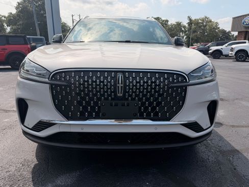 Used 2025 Lincoln Aviator Reserve w/ Equipment Group 201A AWD/4WD image 3