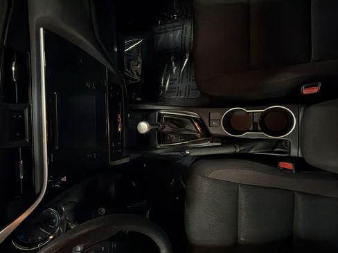 Used 2018 Toyota Corolla LE FWD image 19