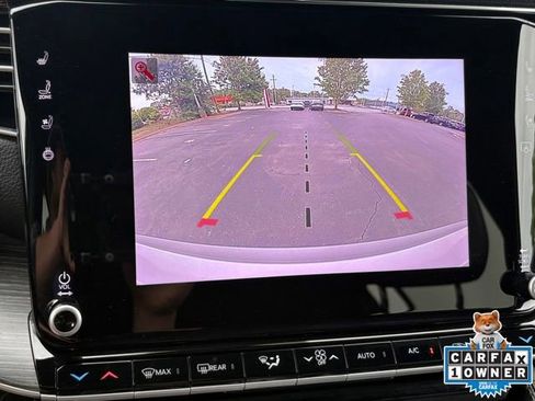 Used 2024 Jeep Wagoneer Series III AWD/4WD image 16
