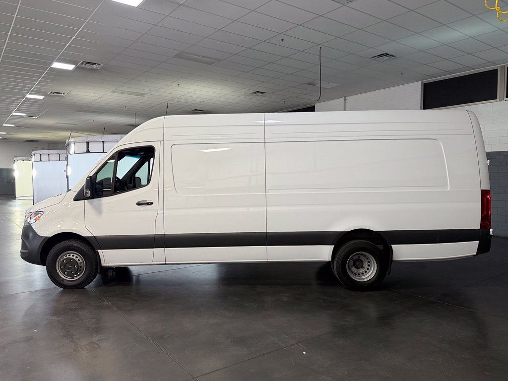 Used 2024 Mercedes-Benz Sprinter 3500 image 10