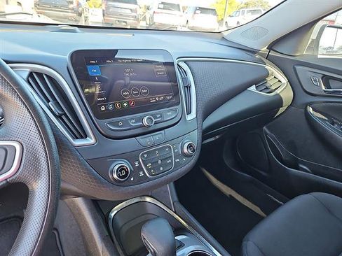Used 2023 Chevrolet Malibu LT w/ Driver Confidence Package image 17