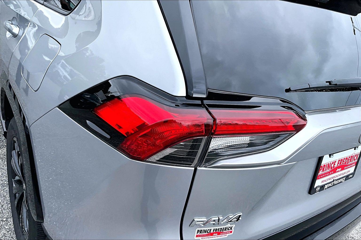 Used 2023 Toyota RAV4 XSE AWD/4WD image 25