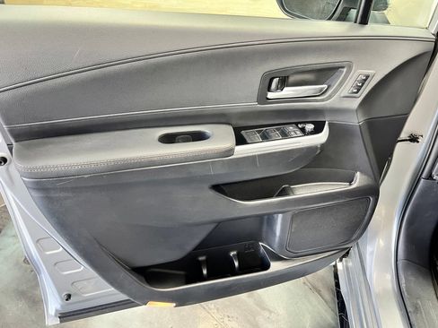 Used 2025 Toyota Sienna Platinum AWD/4WD image 26