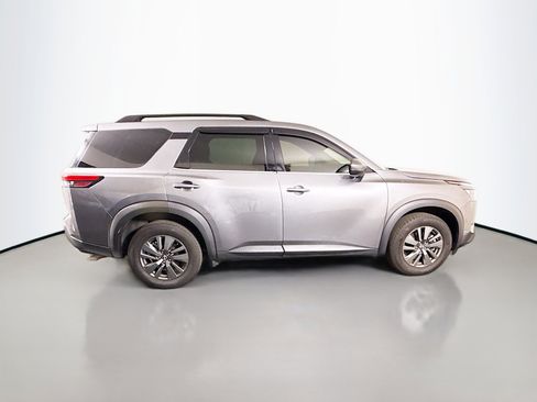Used 2024 Nissan Pathfinder SV FWD image 11