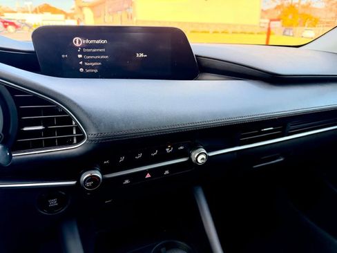 Used 2021 MAZDA MAZDA3 s image 13