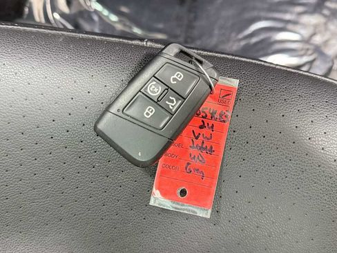 Used 2024 Volkswagen Jetta SE FWD image 31