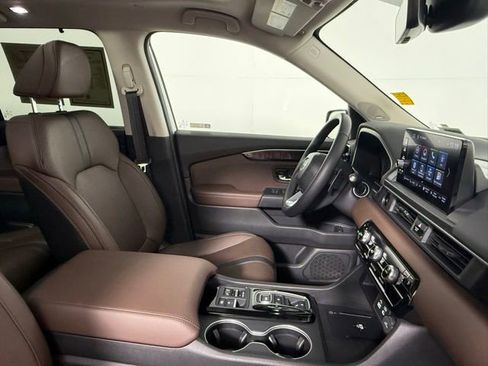Used 2025 Honda Pilot Elite image 54