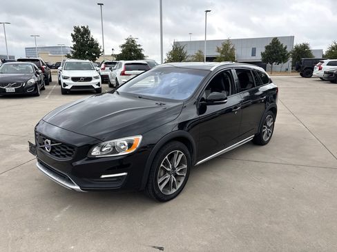 Used 2017 Volvo V60 T5 Cross Country w/ Convenience Package AWD/4WD image 1