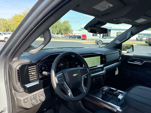 New 2026 Chevrolet Silverado 1500 LT w/ Z71 Off-Road Package AWD/4WD image 43