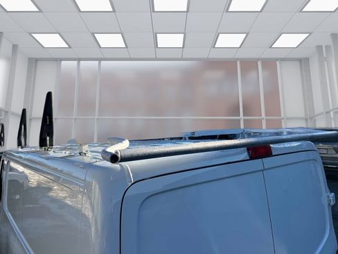 Used 2021 Nissan NV 2500 S image 5