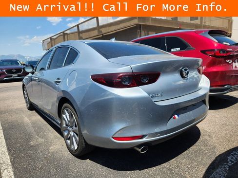 Used 2019 MAZDA MAZDA3 Sedan FWD image 5