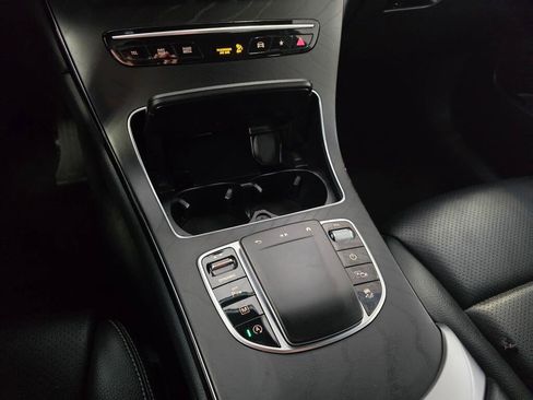 Used 2022 Mercedes-Benz GLC 300 image 35
