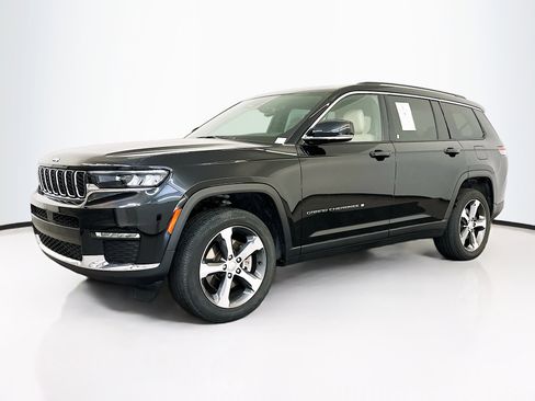 Used 2023 Jeep Grand Cherokee L Limited image 3